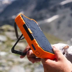 Xtorm Rugged Solar Powerbank 10000